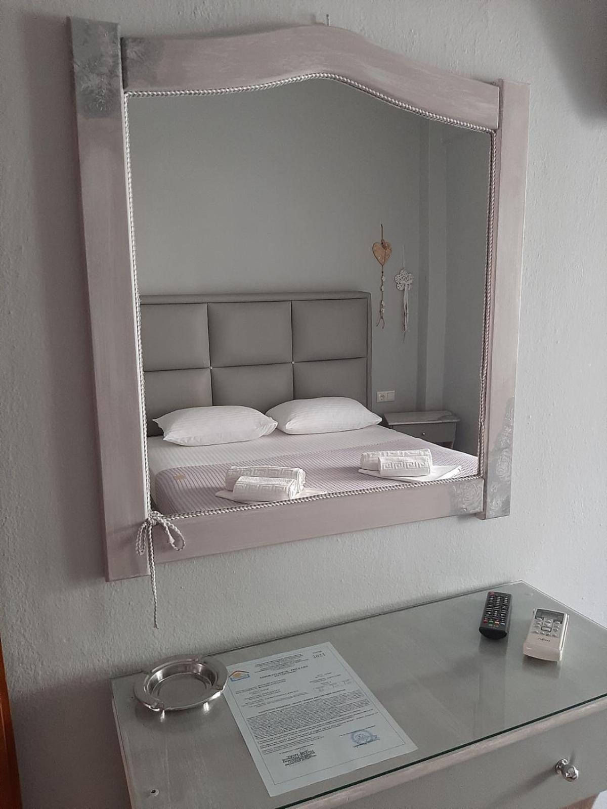 Elenas Apartments Сарти Екстериор снимка